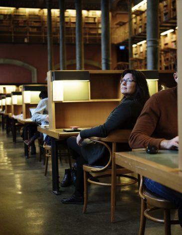 Beate Eellend fascineras över hur stor omställningen till öppen vetenskap är. ”Det måste ha känts ungefär så här när vi gick från bondesamhälle till industrisamhälle.” Foto: Ylva Sundgren.